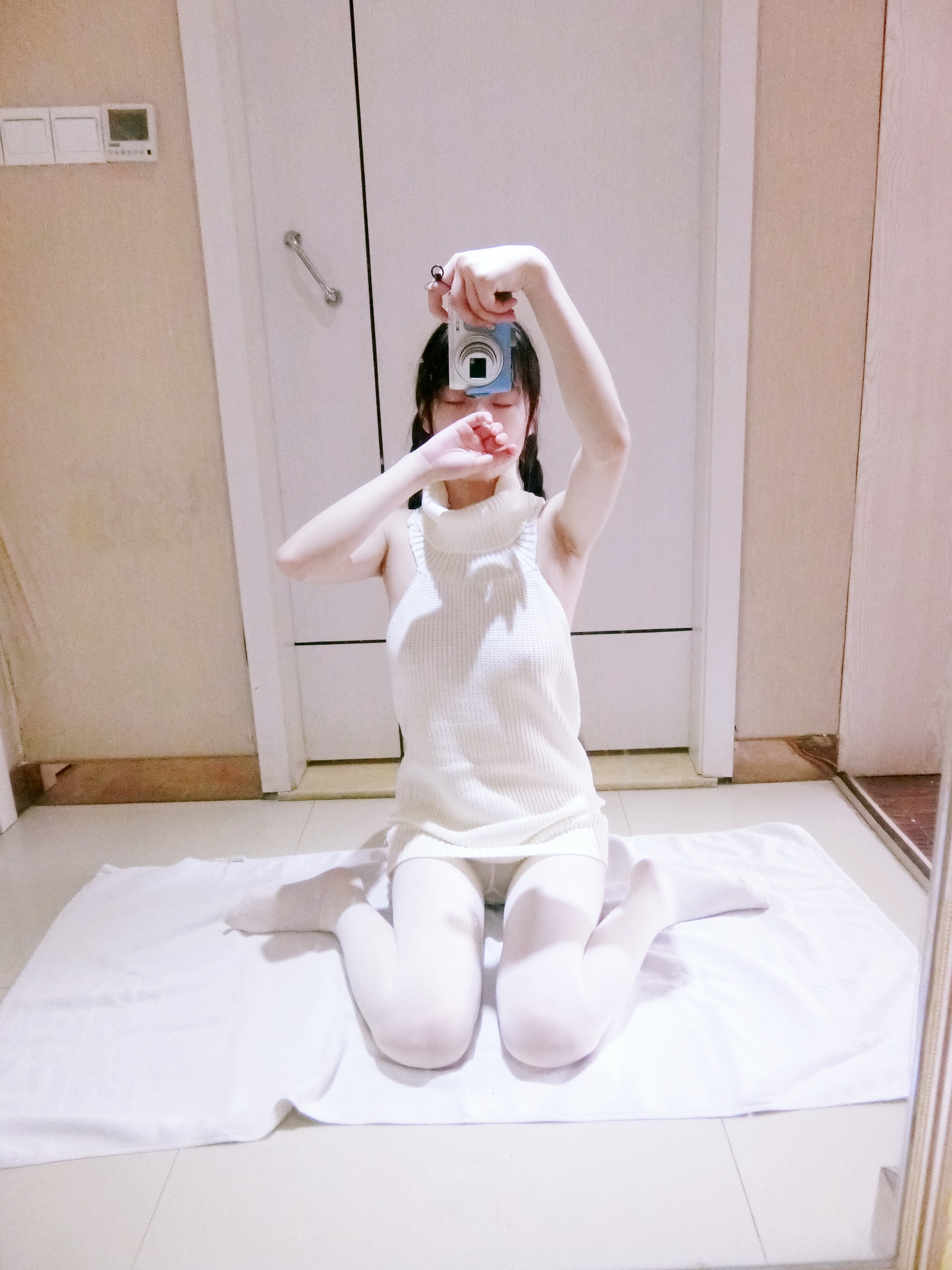 西尔酱_NO.020 露背毛衣 [77P]-XikXak